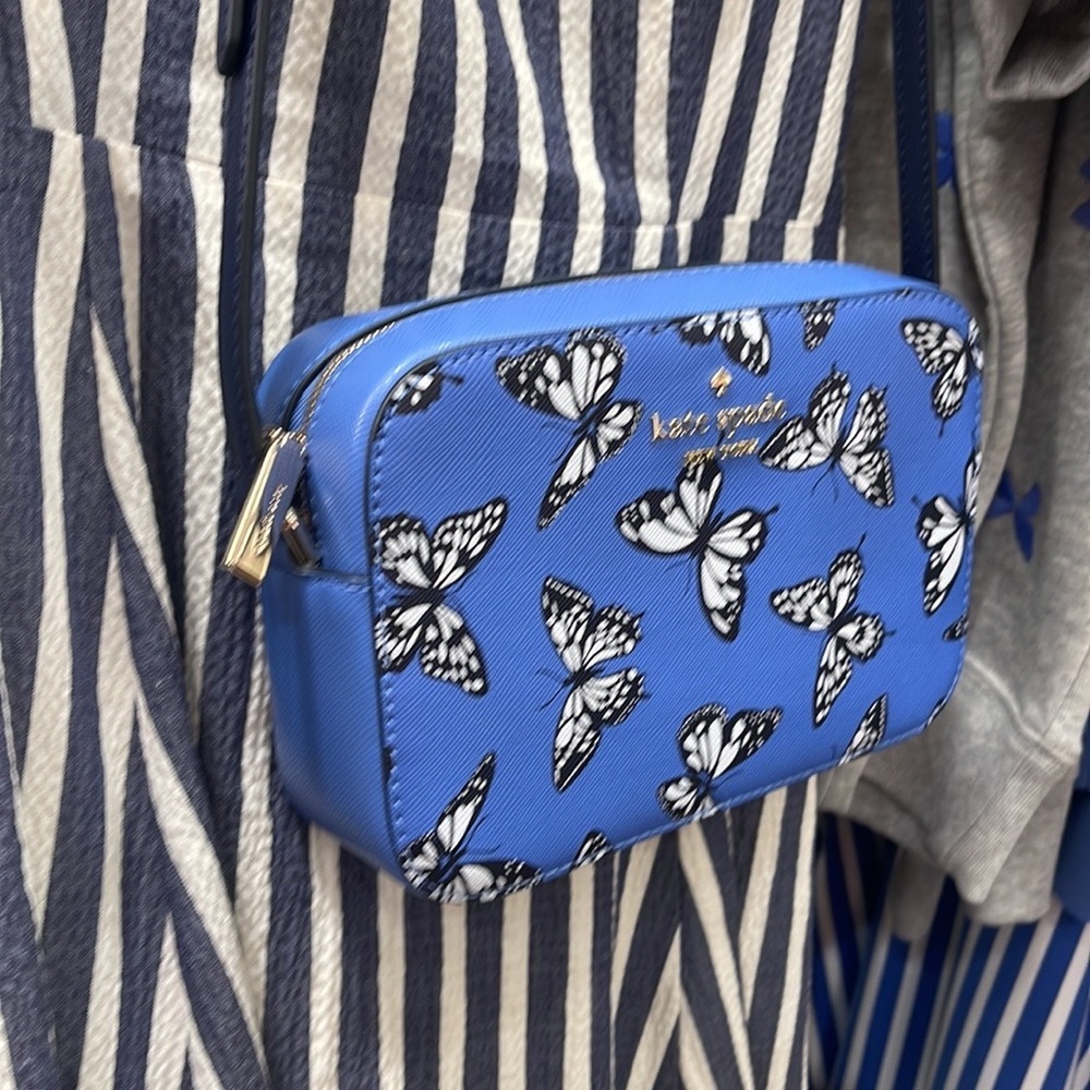 Kate Spade Staci Butterfly Sky Printed Mini Camera Bag,
Blue Multi
NWT - Picture 13 of 16